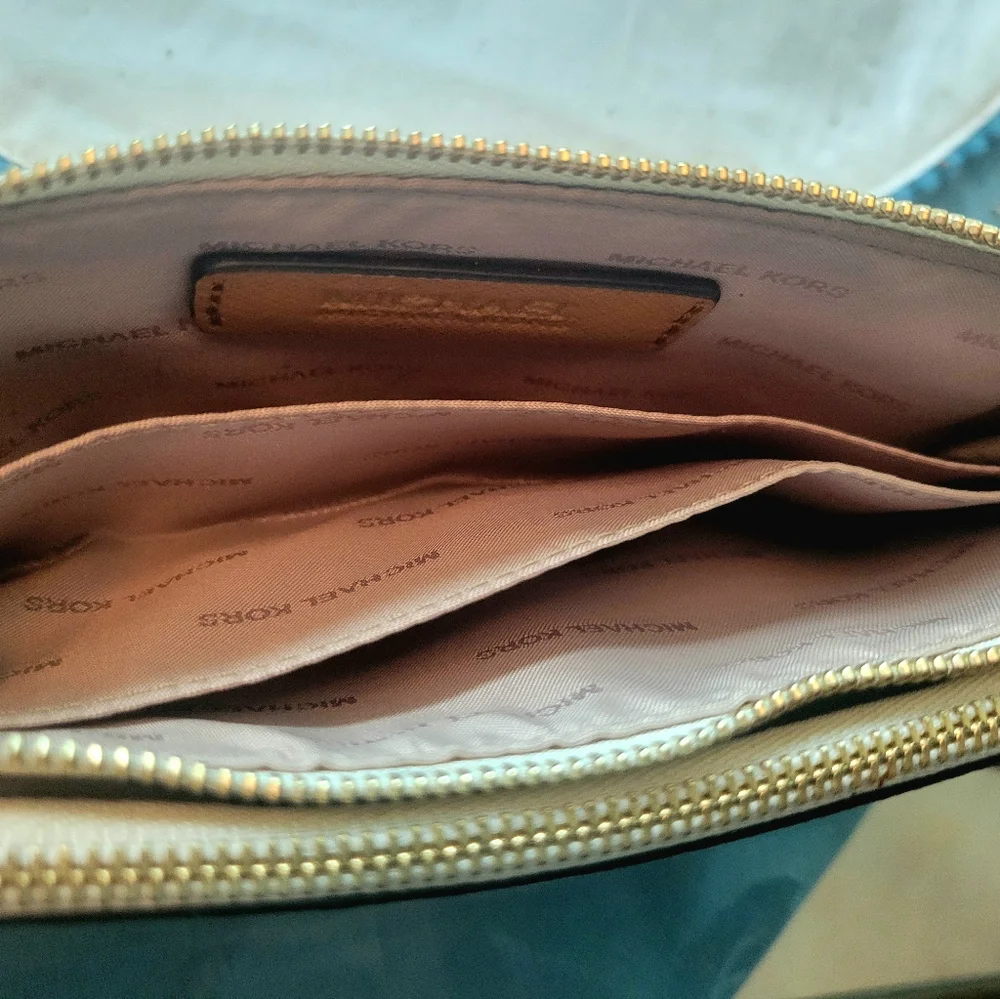 Michael Kors Cream & Tan M K Wristlet - Picture 4 of 8